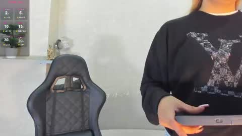 Snapshot of emmaa_white_ chatting on 06/15/26, 05:26 EMMA online show from 06/15/26, 05:26