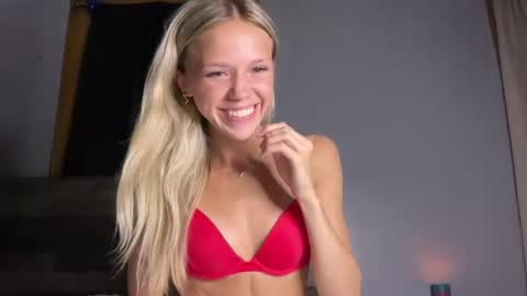 Snapshot of emmaabennett chatting on 07/02/26, 02:44 Emma Bennett online show from 07/02/26, 02:44