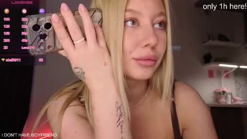 Snapshot of emmaandjake chatting on 03/05/26, 12:01 emmaandjake online show from 03/05/26, 12:01