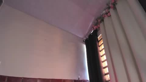 emmaclark_1 online show from 06/20/26, 08:33