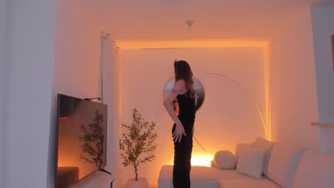 Emma voger online show from 10/30/25, 01:40