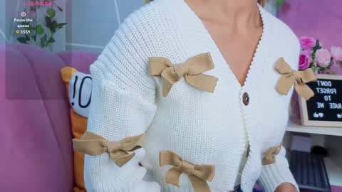 emma cortez online show from 10/10/25, 11:42