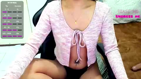 Snapshot of emmacoxx24 chatting on 01/09/26, 08:50 SweetGirlEmma online show from 01/09/26, 08:50