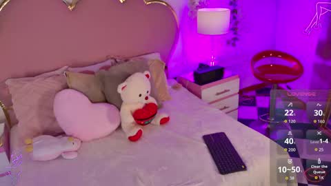 Snapshot of emmacrush chatting on 05/22/26, 08:58 Welcome Im yosein Your love is my passion activate it with your tips and enjoy with me online show from 05/22/26, 08:58