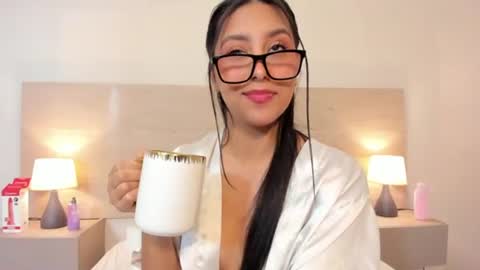 emmaespencer  online show from 06/19/26, 11:30