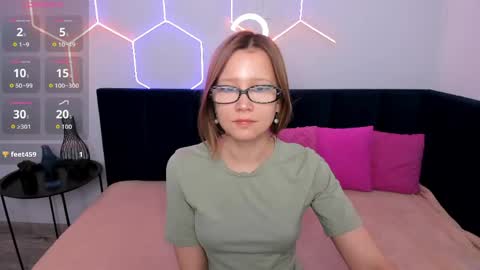 Emma 3 online show from 05/06/26, 01:47