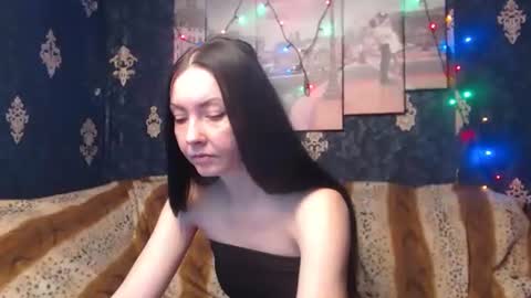 Snapshot of emmagoldx chatting on 03/05/25, 09:49 EmmaGoldX online show from 03/05/25, 09:49