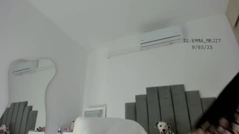 Snapshot of emmamejia7 chatting on 03/10/25, 01:54    online show from 03/10/25, 01:54