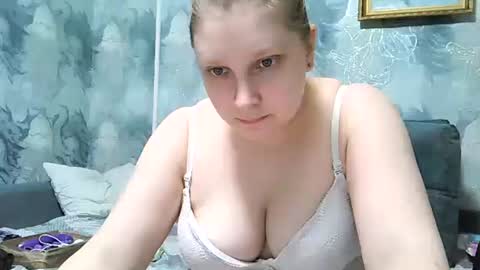 Snapshot of emmamelody944534 chatting on 04/11/26, 03:49 emmamelody online show from 04/11/26, 03:49