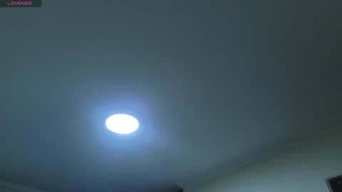 Snapshot of emmamiller__ chatting on 05/13/26, 11:07 online show from 05/13/26, 11:07