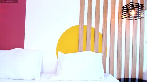 emmanaughty_ online show from 11/05/25, 10:10