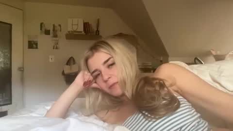 EmmaAngel online show from 11/05/25, 03:34