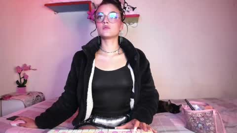Snapshot of emmantho chatting on 05/12/26, 02:52 Emmantho online show from 05/12/26, 02:52