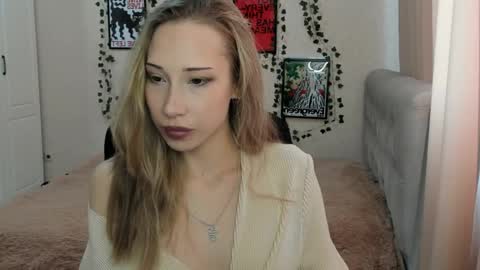 Snapshot of emmarayder chatting on 05/06/26, 11:59 Emma online show from 05/06/26, 11:59