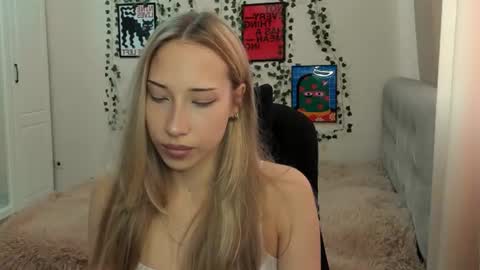 Snapshot of emmarayder chatting on 07/08/26, 11:37 Emma online show from 07/08/26, 11:37