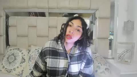 Snapshot of emmaskinny_ chatting on 11/14/25, 02:16 Emma online show from 11/14/25, 02:16