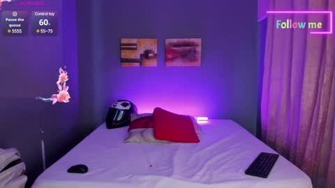 Emma online show from 12/19/24, 05:29