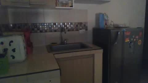 Snapshot of emmasplycer chatting on 01/04/25, 03:18 EmmaSplycer online show from 01/04/25, 03:18