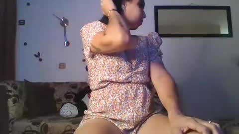 Snapshot of emmasplycer chatting on 02/13/25, 03:29 EmmaSplycer online show from 02/13/25, 03:29