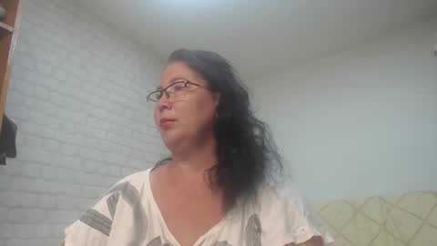 Snapshot of emmasquirt69 chatting on 09/15/25, 05:18 emmasquirt69 online show from 09/15/25, 05:18