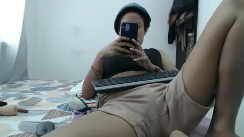 Snapshot of emmasweet95 chatting on 02/23/26, 06:05 emmasweet95 online show from 02/23/26, 06:05