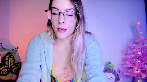 Snapshot of emmaterrestrial chatting on 12/30/24, 01:26 RH-NEGATIVE GREEN-EYED BAELIEN online show from 12/30/24, 01:26