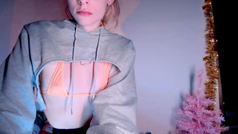 Snapshot of emmaterrestrial chatting on 01/16/25, 06:59 RH-NEGATIVE GREEN-EYED BAELIEN online show from 01/16/25, 06:59