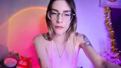 Snapshot of emmaterrestrial chatting on 02/25/25, 10:15 RH-NEGATIVE GREEN-EYED BAELIEN online show from 02/25/25, 10:15