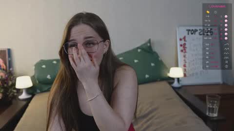 Snapshot of emmatiny chatting on 02/16/26, 06:37 Mia online show from 02/16/26, 06:37