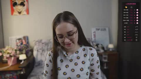 Snapshot of emmatiny chatting on 02/25/26, 07:56 Mia online show from 02/25/26, 07:56