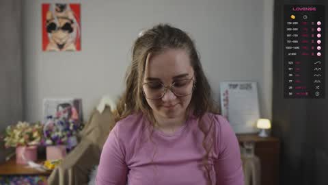 Snapshot of emmatiny chatting on 03/18/26, 07:06 Mia online show from 03/18/26, 07:06