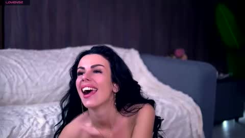 Emma online show from 12/19/25, 09:11