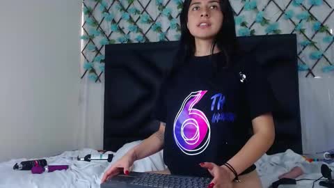  Emma  online show from 11/26/25, 03:35