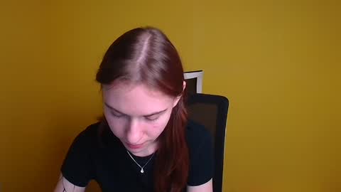 Snapshot of emmi_rossum chatting on 02/24/25, 12:20 Emmi online show from 02/24/25, 12:20