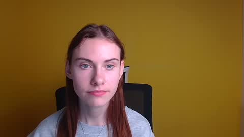 Snapshot of emmi_rossum chatting on 03/04/25, 03:15 Emmi online show from 03/04/25, 03:15