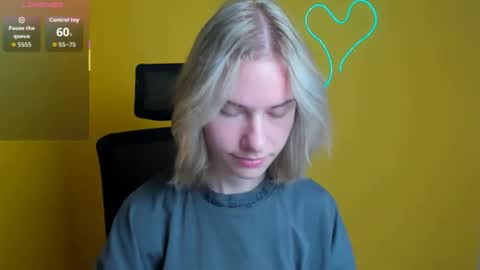 Snapshot of emmi_rossum chatting on 10/23/25, 11:20 Emmi online show from 10/23/25, 11:20