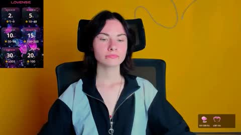 Snapshot of emmi_rossum chatting on 05/11/26, 11:16 Emmi online show from 05/11/26, 11:16
