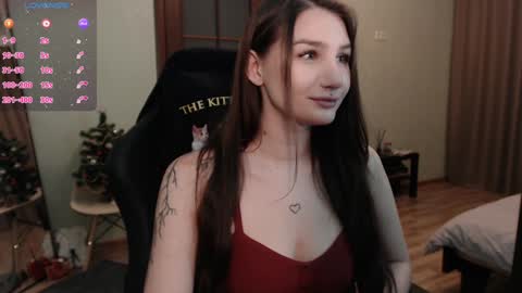 Snapshot of emmiclo chatting on 12/10/24, 08:27 Emily online show from 12/10/24, 08:27