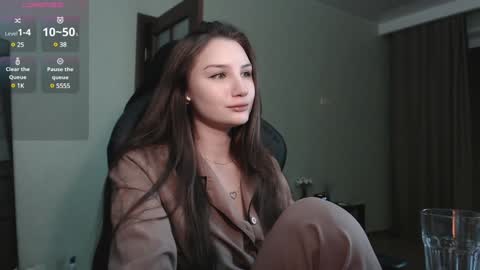 Snapshot of emmiclo chatting on 02/04/25, 08:38 Emily online show from 02/04/25, 08:38