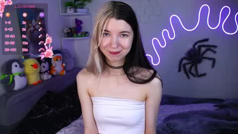 emmie_everly online show from 04/28/26, 08:47