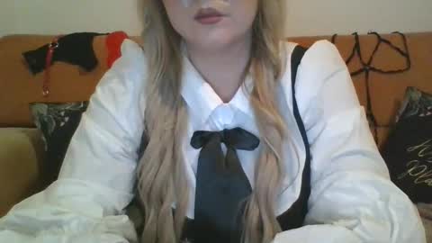 Snapshot of emmie_kelly chatting on 12/16/25, 07:30 Kelly online show from 12/16/25, 07:30