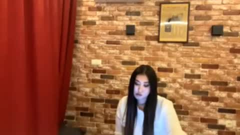 Mia online show from 10/08/25, 04:15