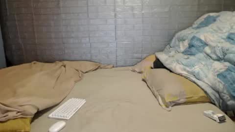 Snapshot of emmily000 chatting on 11/10/25, 08:41 Emmily000 online show from 11/10/25, 08:41