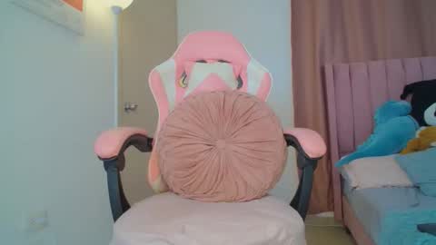 Snapshot of emmily_forever chatting on 01/31/26, 09:02 emmily online show from 01/31/26, 09:02