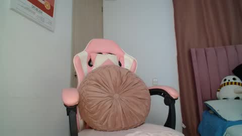 Snapshot of emmily_forever chatting on 03/26/26, 06:57 emmily online show from 03/26/26, 06:57