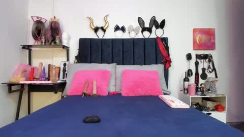          online show from 11/25/25, 01:11