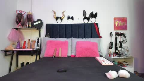         online show from 05/09/26, 01:05