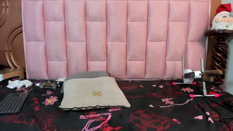 Emmily keller online show from 12/06/24, 02:38