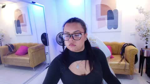 Snapshot of emmy__honey chatting on 08/08/26, 12:29 emmy__honey online show from 08/08/26, 12:29