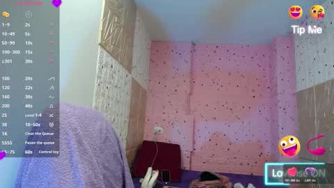 emmy_durant online show from 10/27/25, 08:57